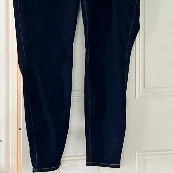 Torrid Super Soft Dark Wash Jegging, Skinny, Size 22R, NWOT - Picture 3 of 3